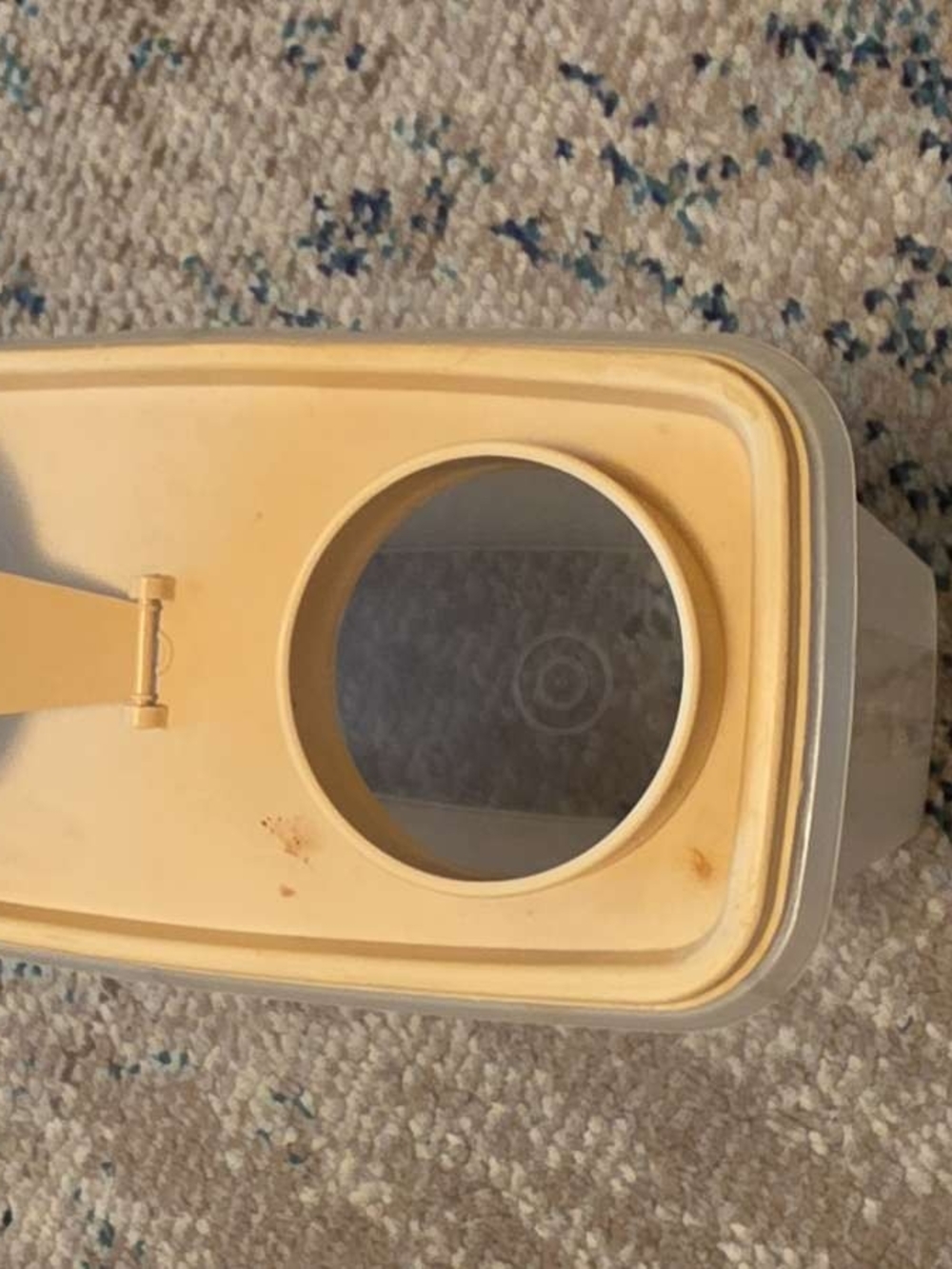 Tupperware Cream Rectangular Food Storage Container with Lid - Picture 2 of 4